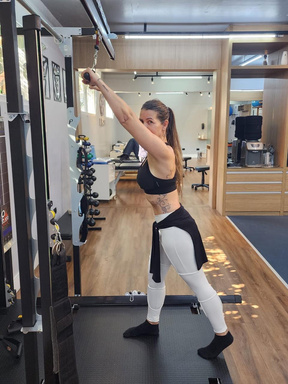 Silvana treinando em estúdio